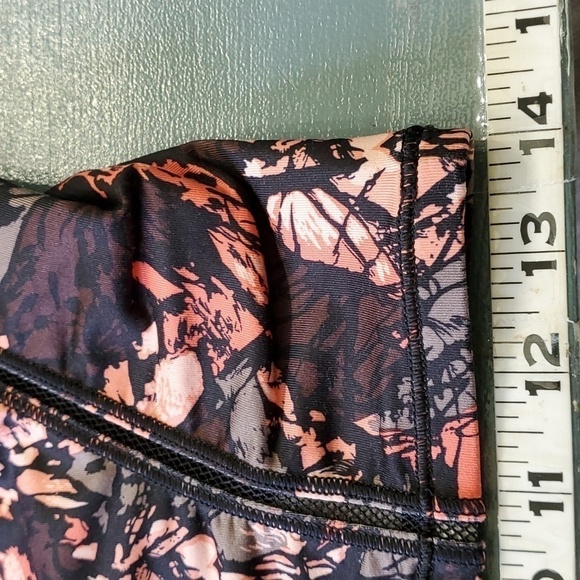 Lululemon crop top. Sports bra. Excellent condition, quality. No size tag S/M - Picture 2 of 11